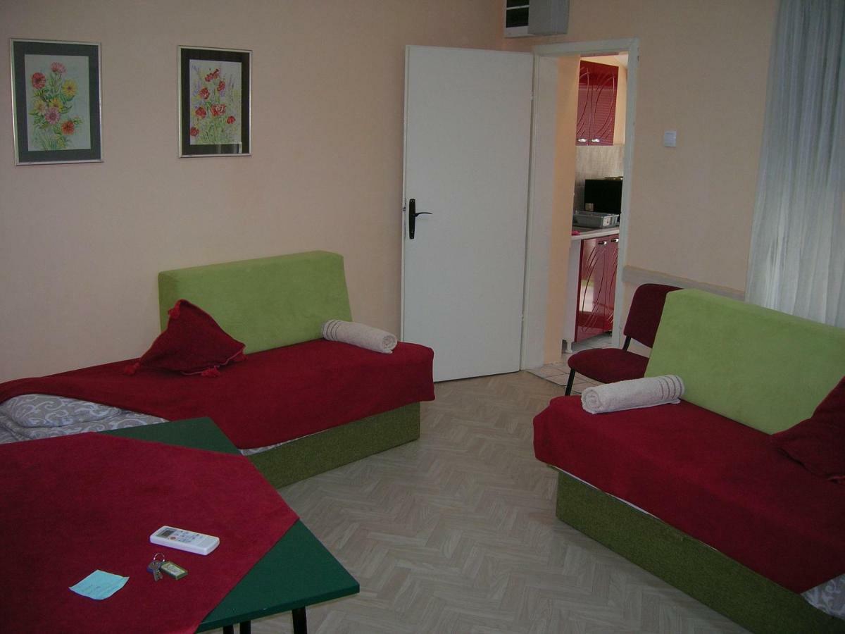 Cozy Apartment In The Center Of Novi Sad! Exterior foto